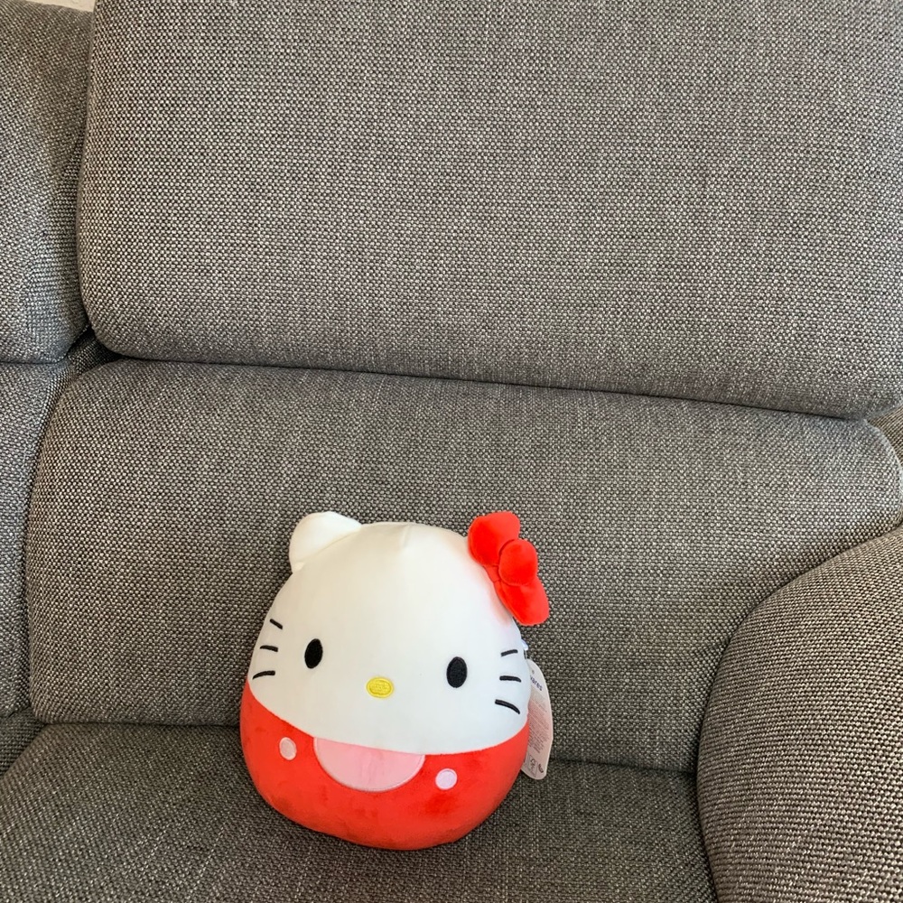 Hello Kitty Squishmallow